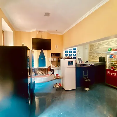 Luzzatti بيت شباب روما